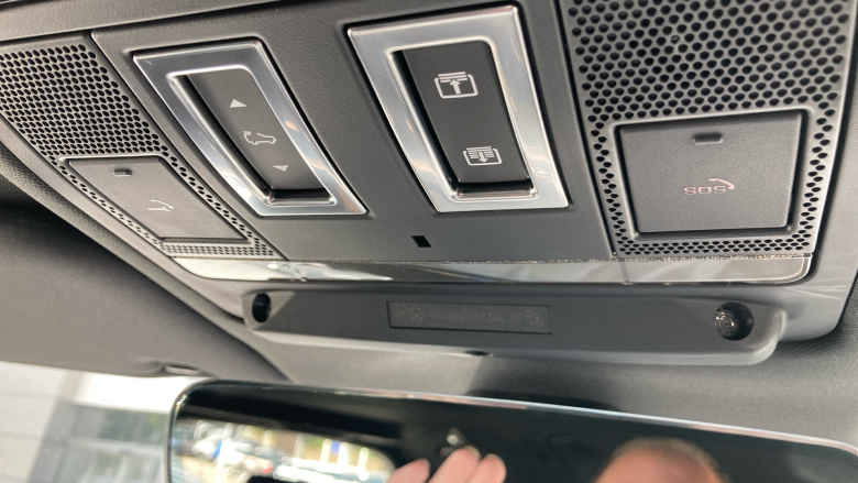 Land Rover Defender 3.0 D350 X-Dynamic SE 130 5dr Auto [8 Seat] Diesel Estate